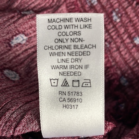 MAURICES Spaghetti Strap Blouse 100% Rayon Burgundy and Navy Blue Pattern - Picture 5 of 9